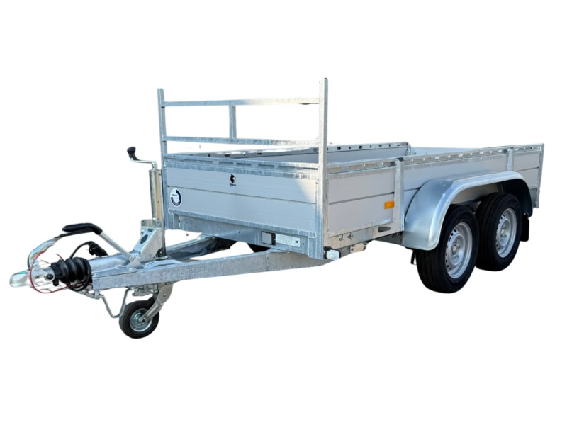 Veetrailer met dubbele assen en laadbak.