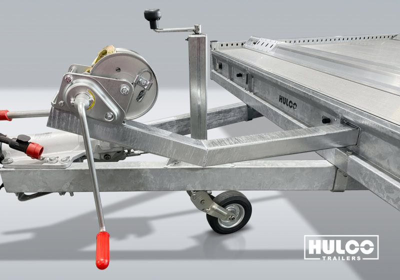 Veetrailer voor aanhangwagen met roterende as en wielen.