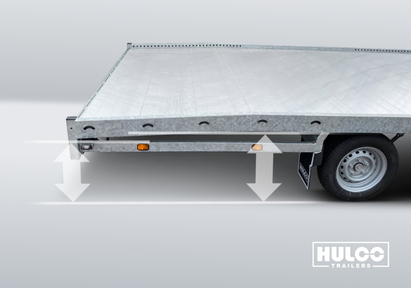 Aanhangwagen voor transport met lage laadvlakte en robuuste constructie.