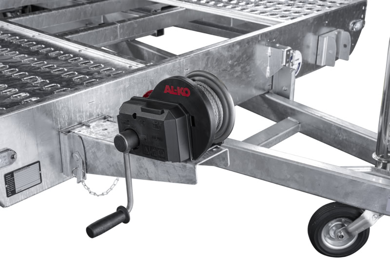 Autotransporter Hapert Indigo HTA met laadwagen en remsysteem.