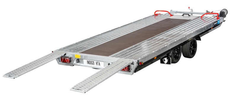 Aanhangwagen met laadklep voor transport en logistiek.