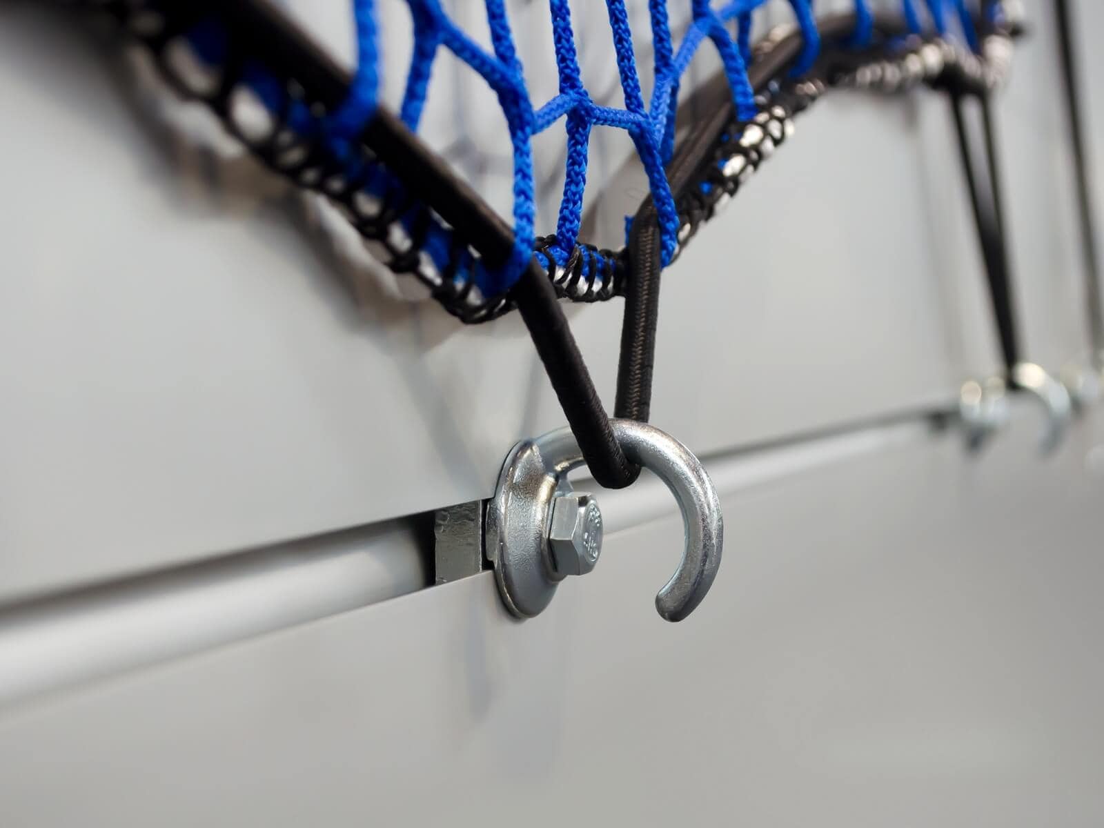 Set netten rondom voor aanhangwagens en trailers, bevestiging met haak en gesp.