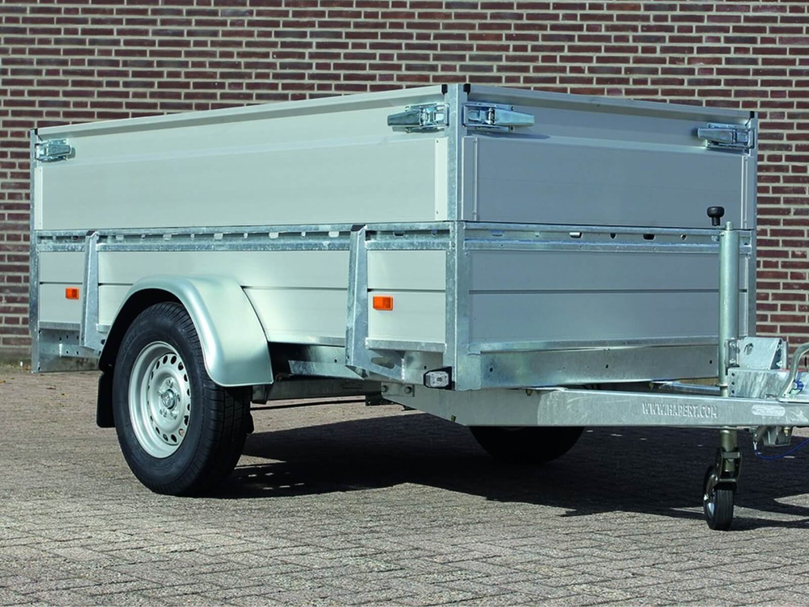 Veetrailer met stevige constructie en ruime laadruimte.