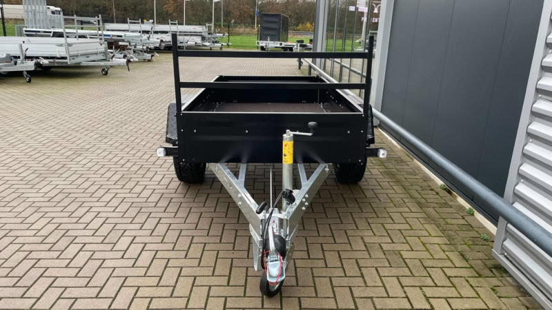 Aanhangwagen voor het vervoeren van goederen en materialen.