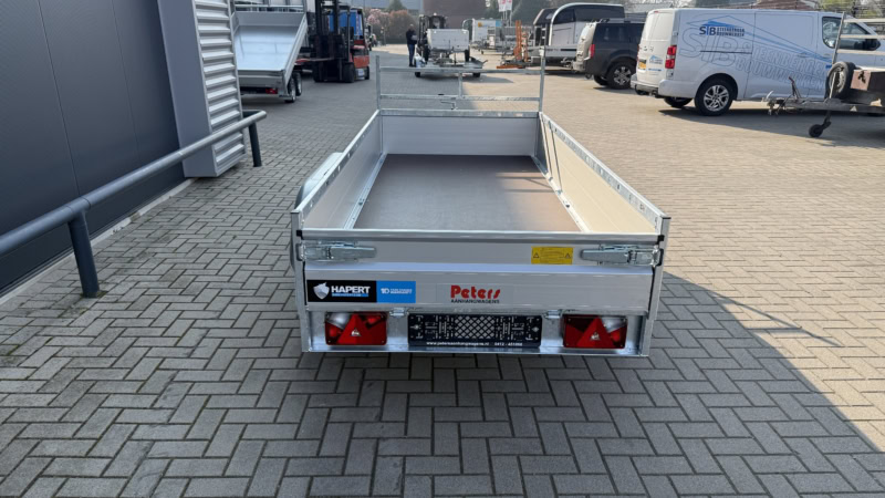 Stalen aanhangwagen voor transport en verhuur bij Peters.