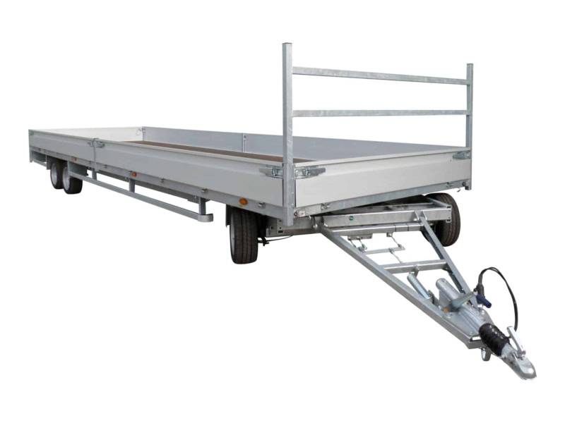 Veetrailer met lage zijwanden en oprijplaat.